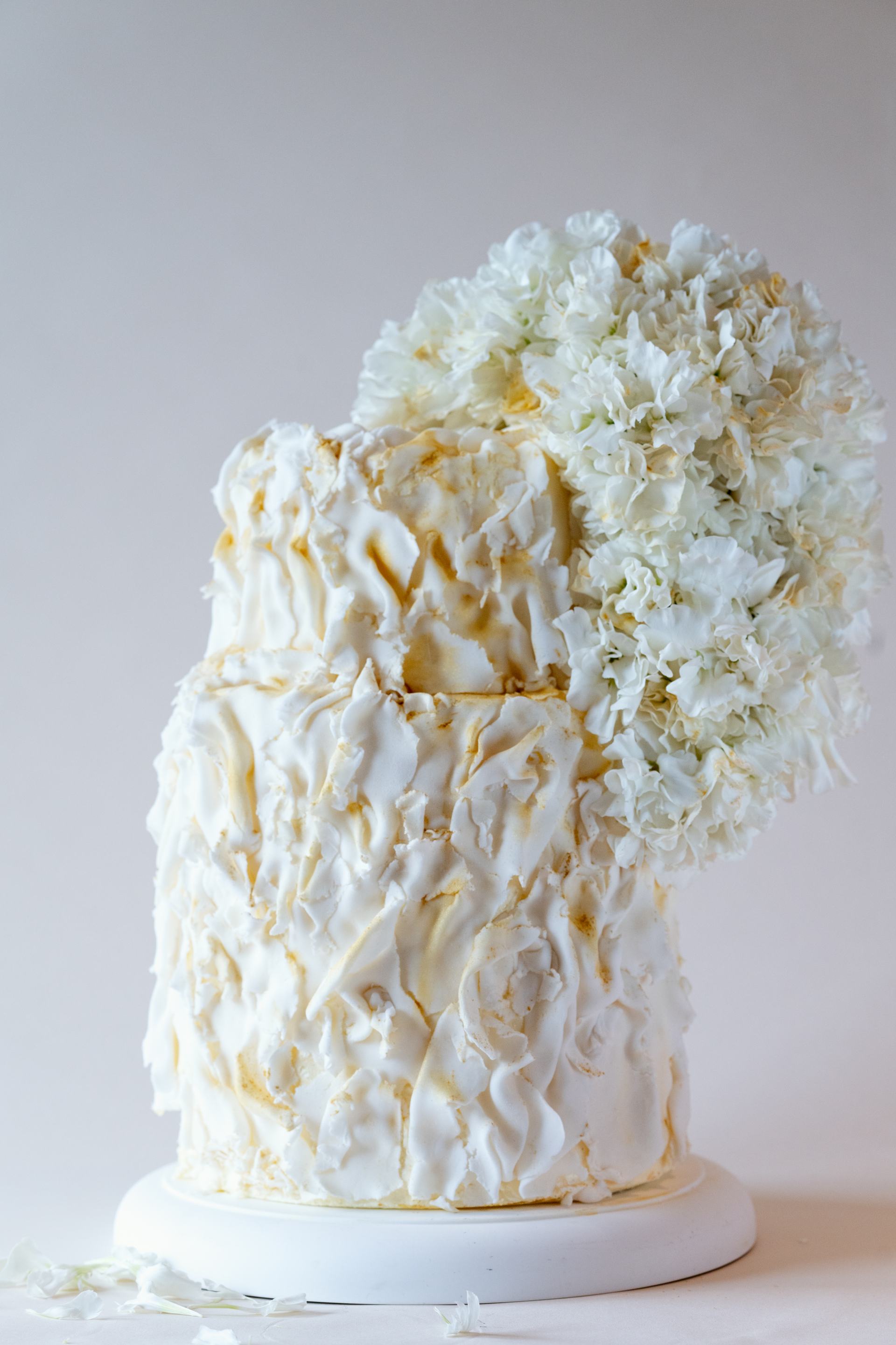 White and Gold Wedding Cake-2